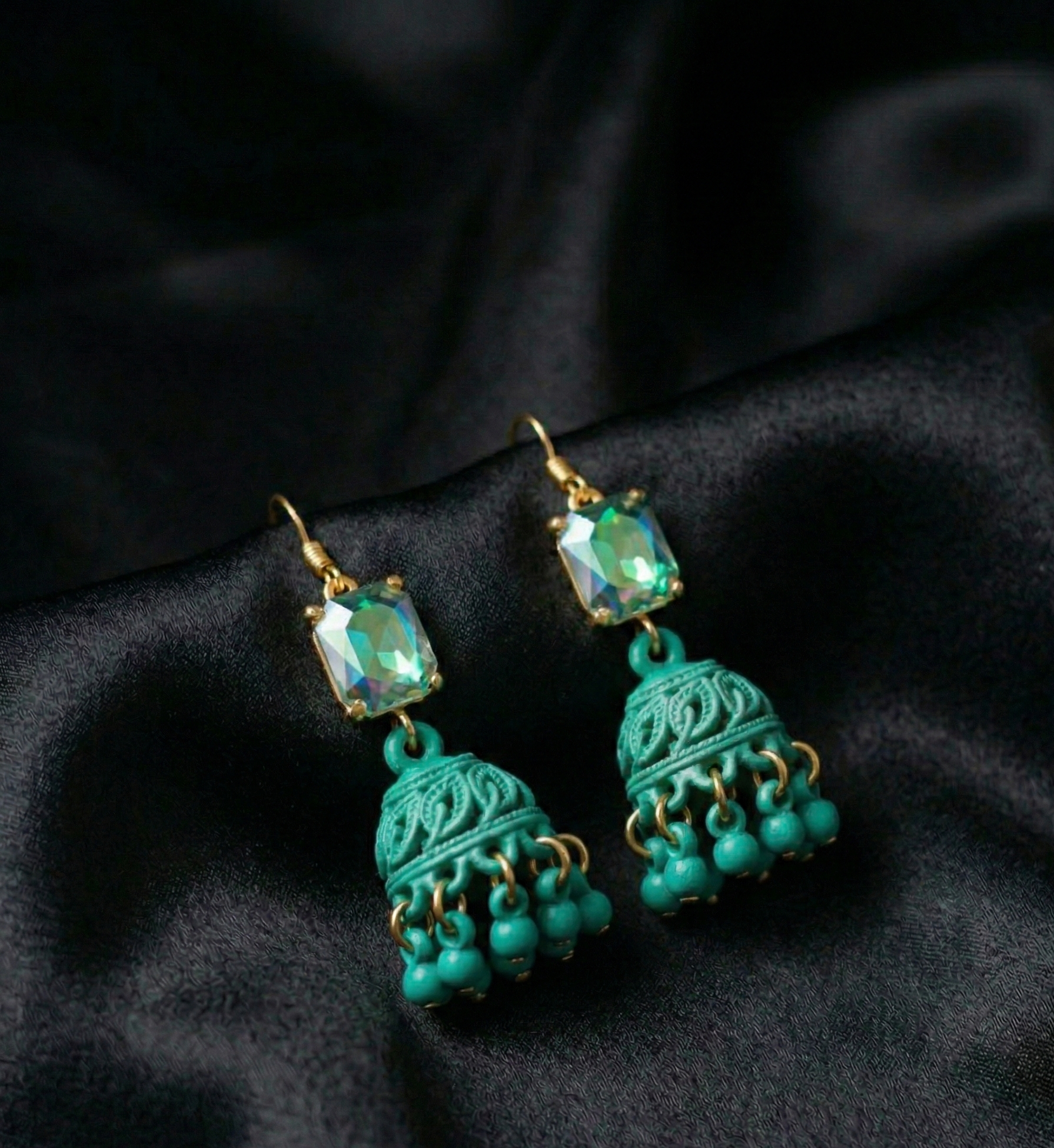 Vintage-Inspired Iridescent Jhumka