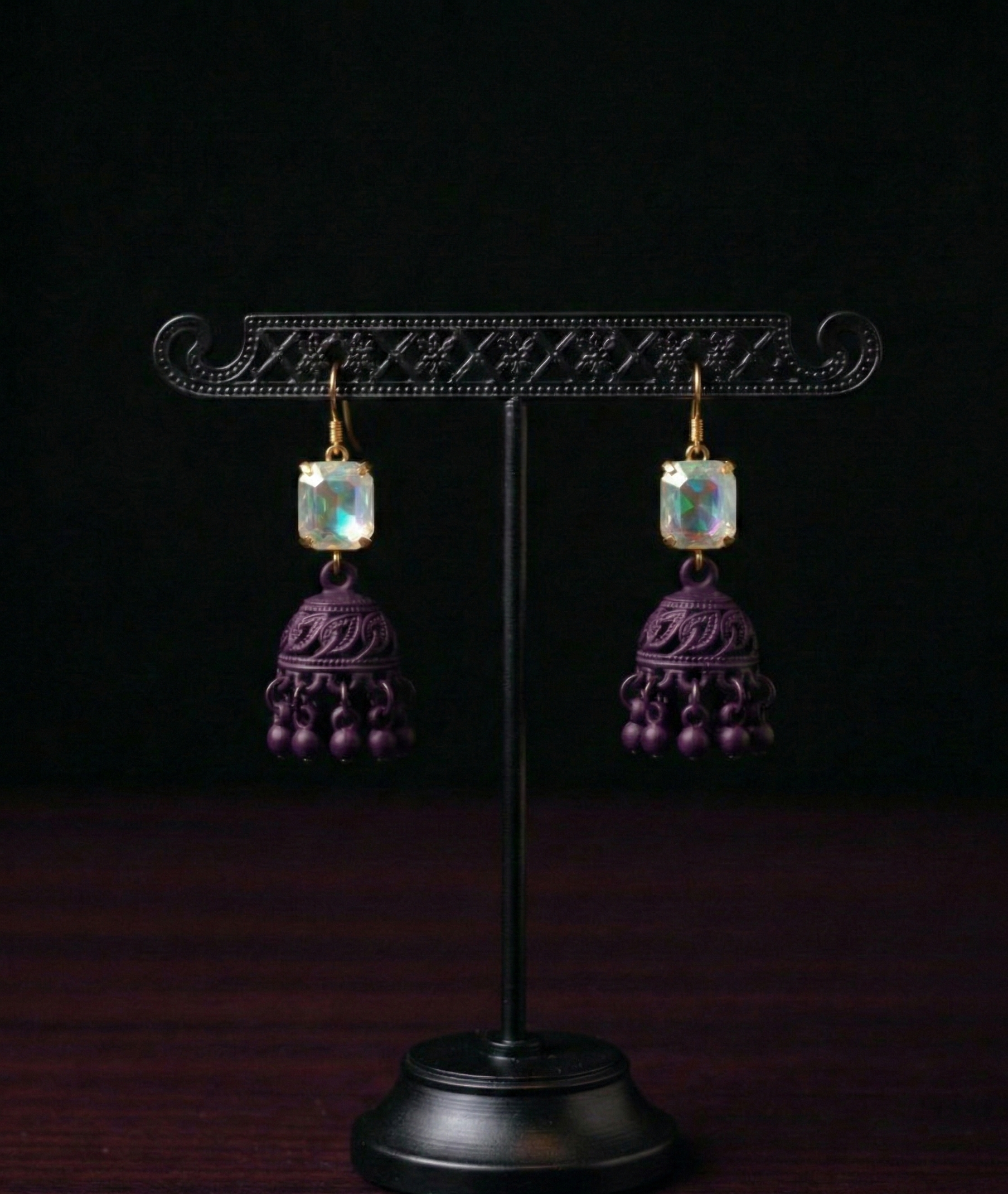 Vintage-Inspired Iridescent Jhumka