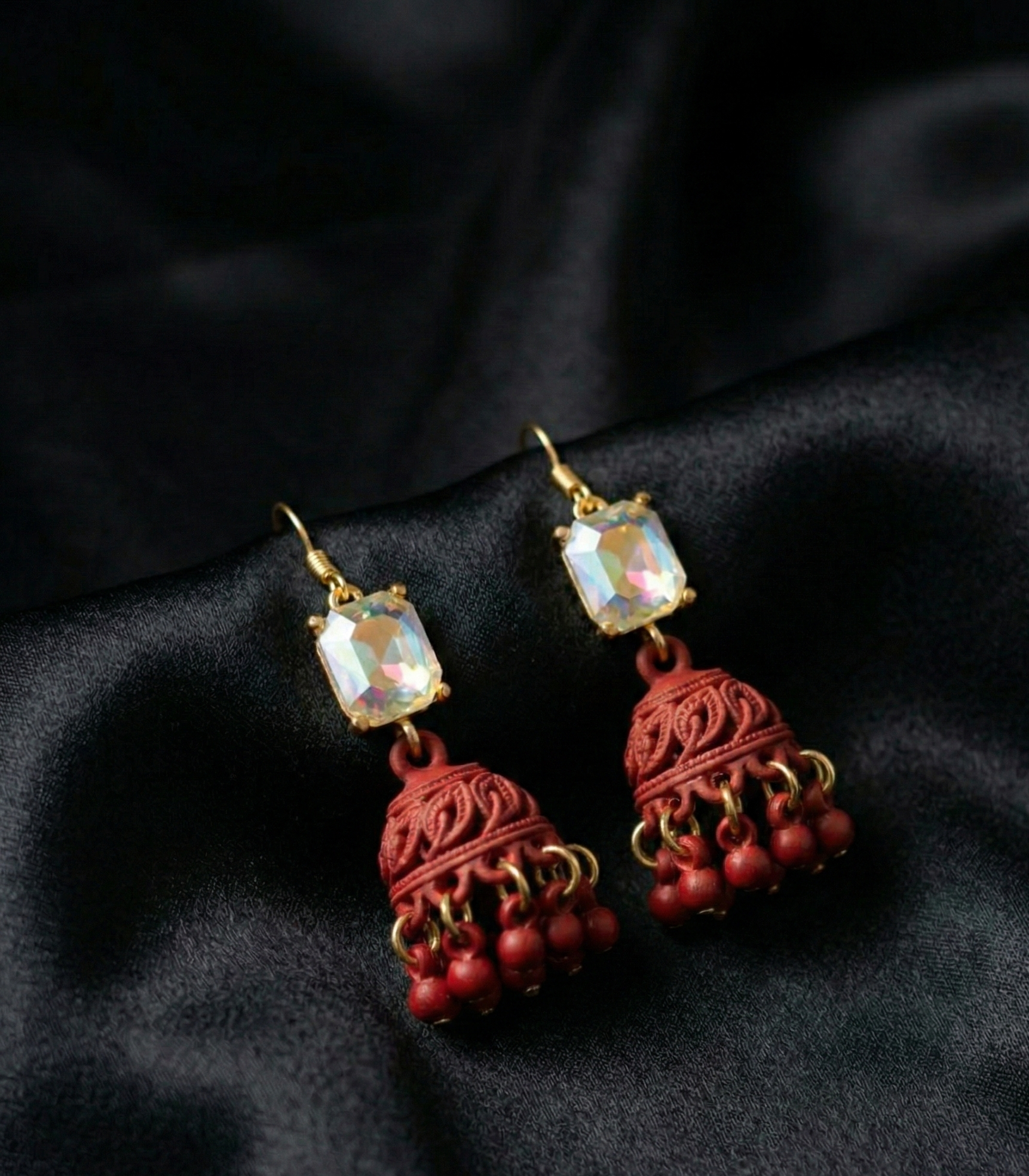 Vintage-Inspired Iridescent Jhumka