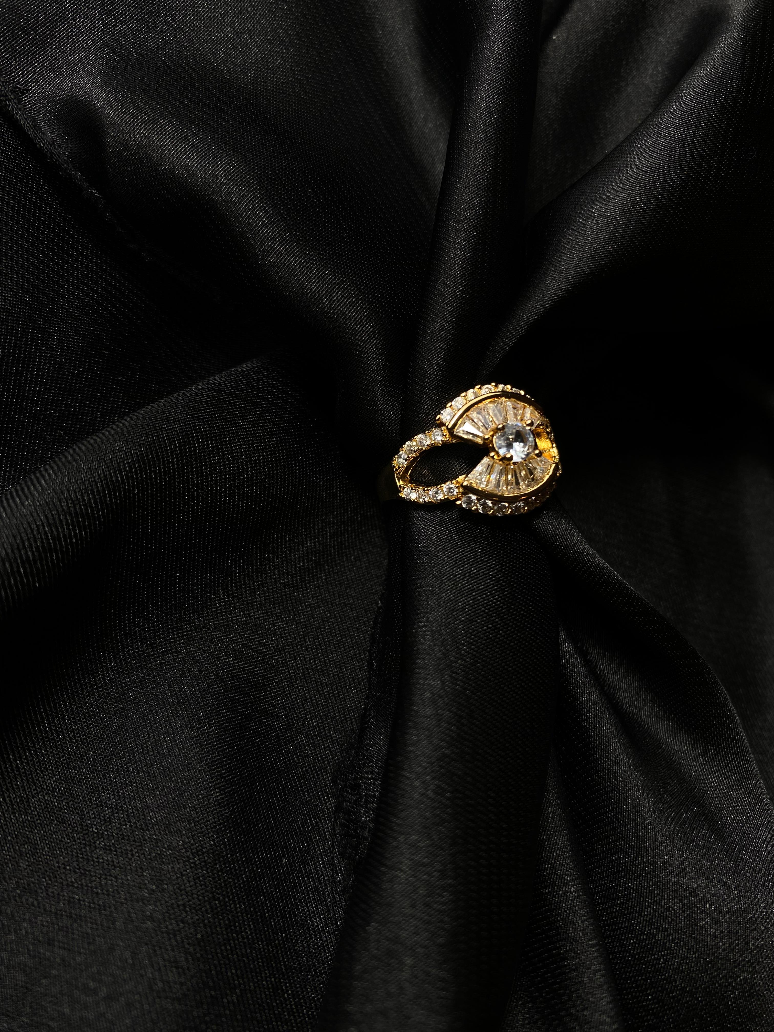Fully pave-set gold Rings